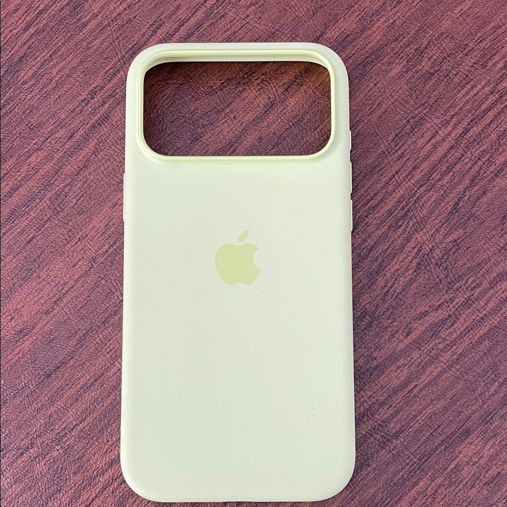 Apple Green/Yellow iphone 17 Case